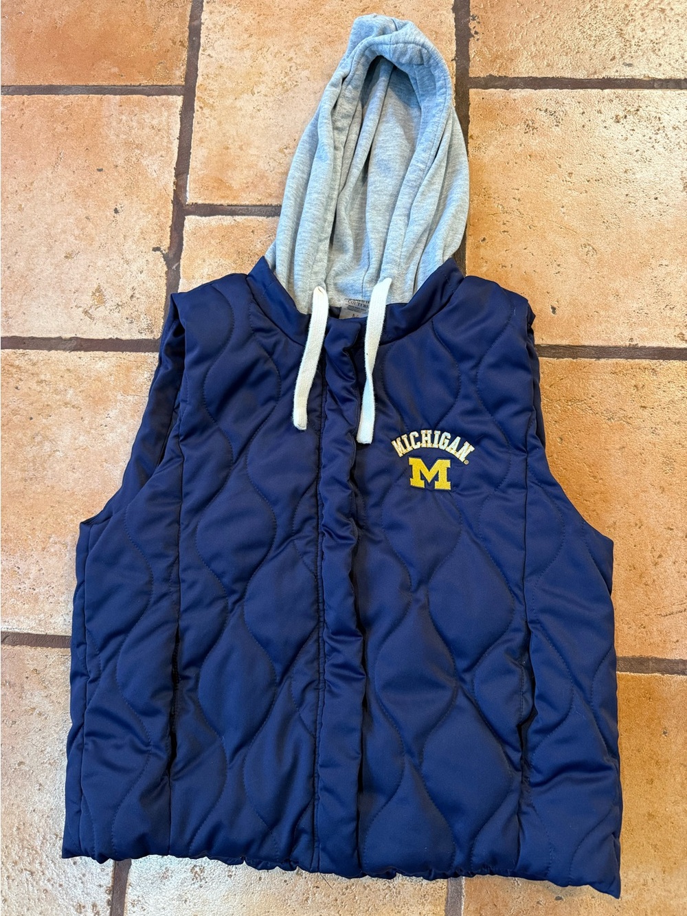 University of MICHIGAN Navy blue Quilted puffer Hooded Vest women’s size medium